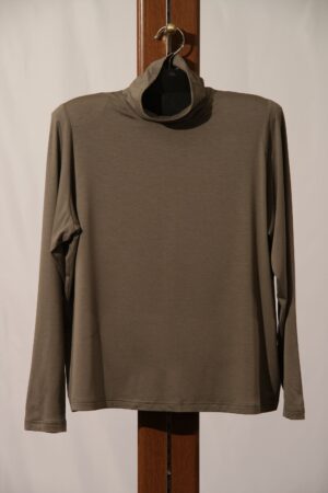 ハイネックカットソー