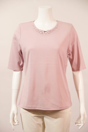 ビーズ刺しゅうカットソー