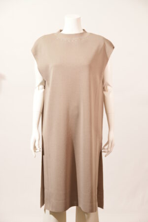 サイドスリット入りワンピース