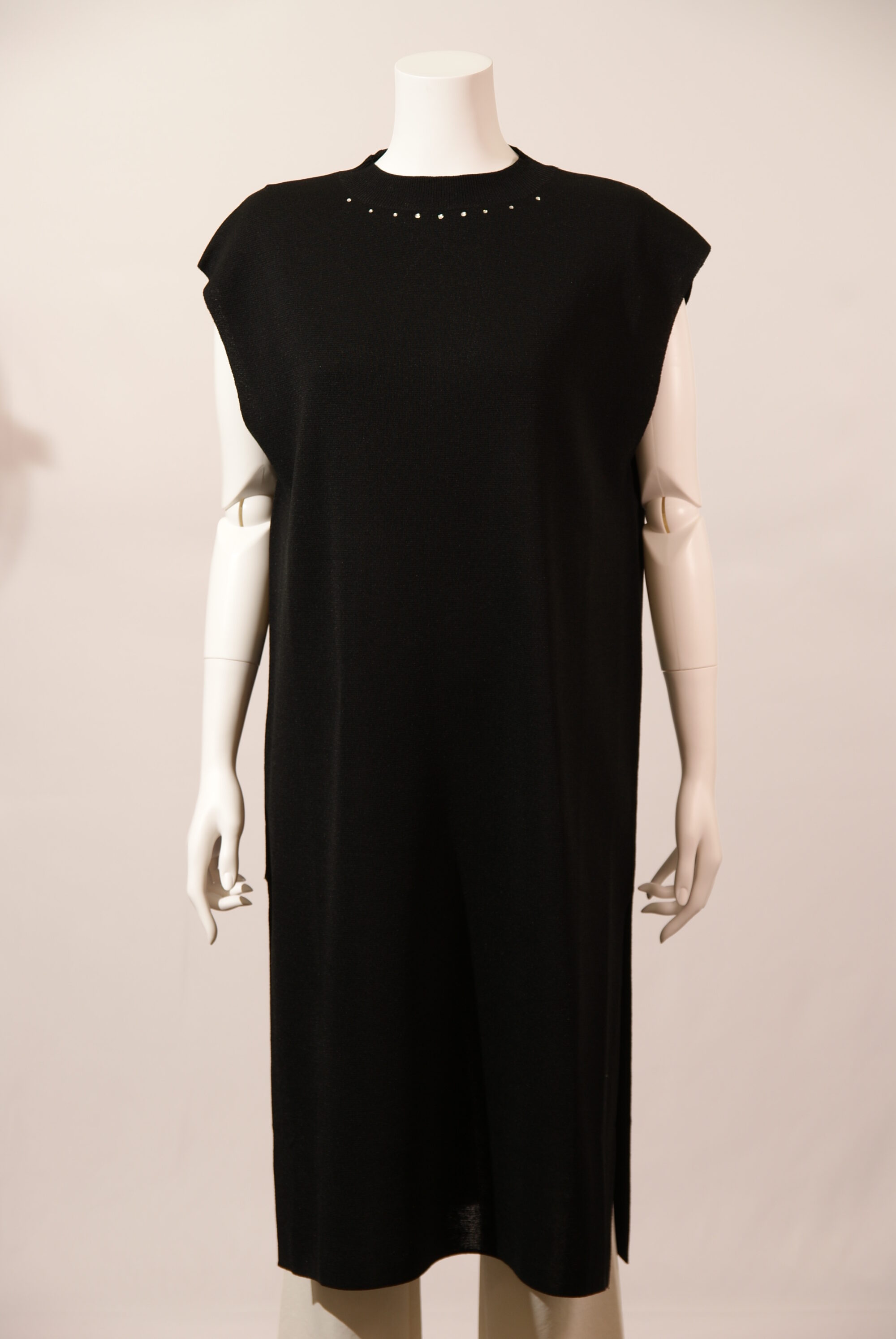 サイドスリット入りワンピース - 画像 (4)